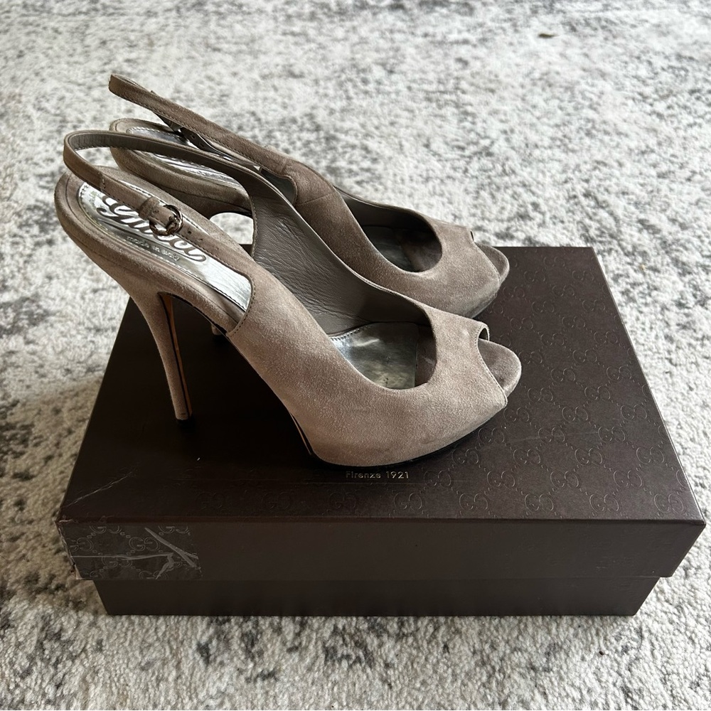Gucci Sofia Suede Peep Open Toe Slingback Sandals Shoes Heels Gray 39 EU